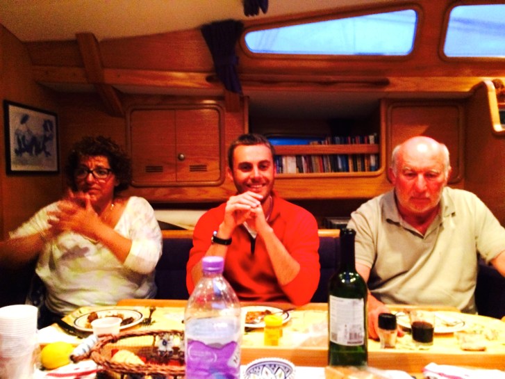 A droite, Pierrick. Au milieu, Yannick (imbibé d'eau, comme d'hab). A gauche: Isabelle.